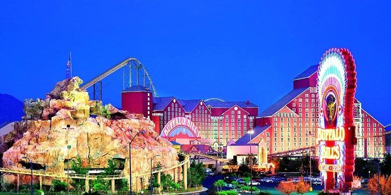 Family Fun in Las Vegas by Jimaii Design