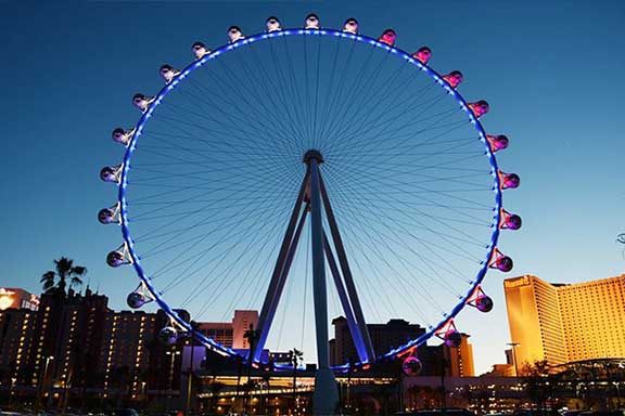 Family Fun in Las Vegas by Jimaii Design